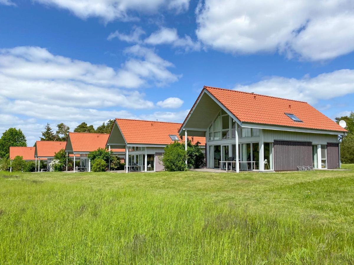 Ferienhaus Wiesengefluester W10 - Mit Sauna, Kamin Und Garten Robel Luaran gambar